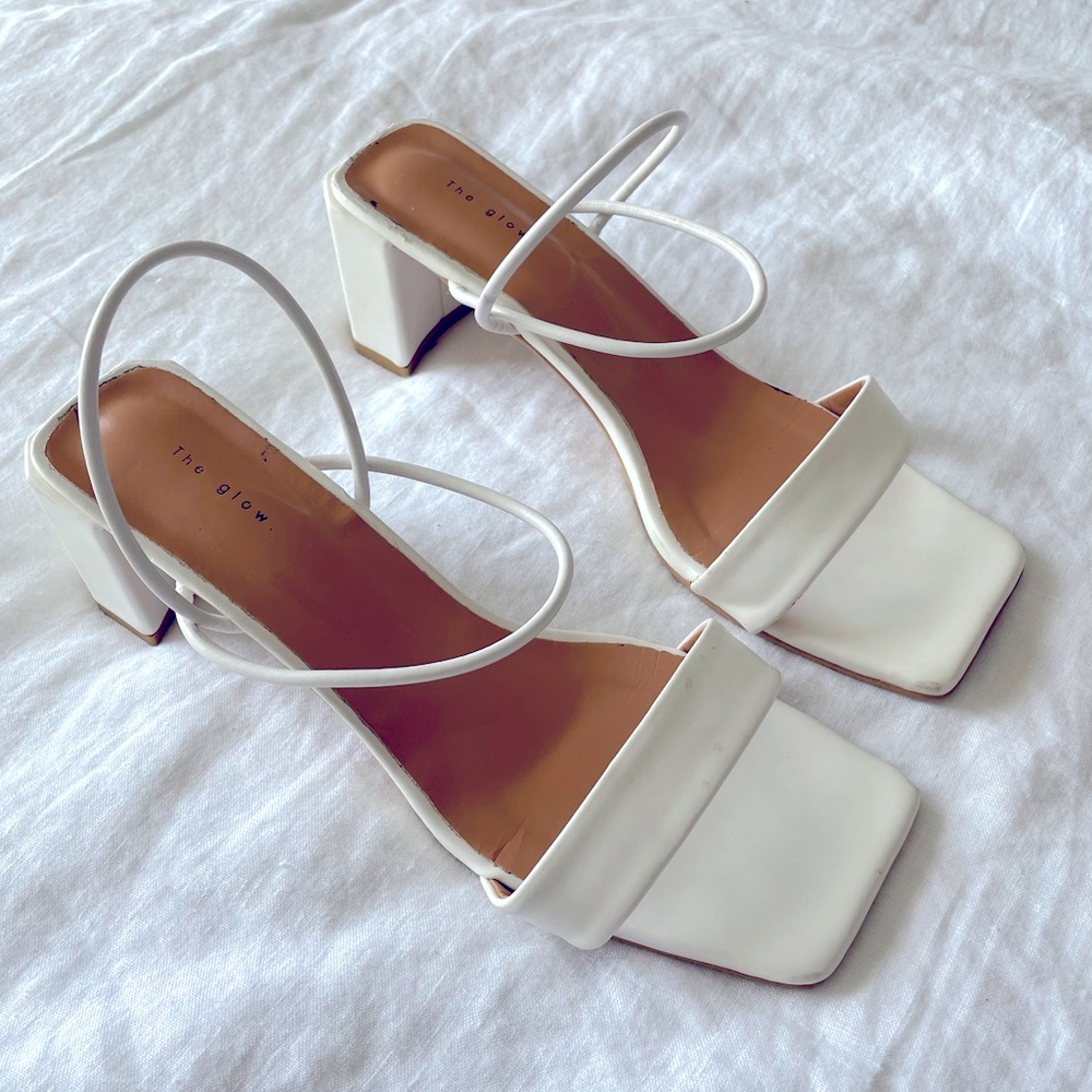 Beautiful square toe kitten heels - white